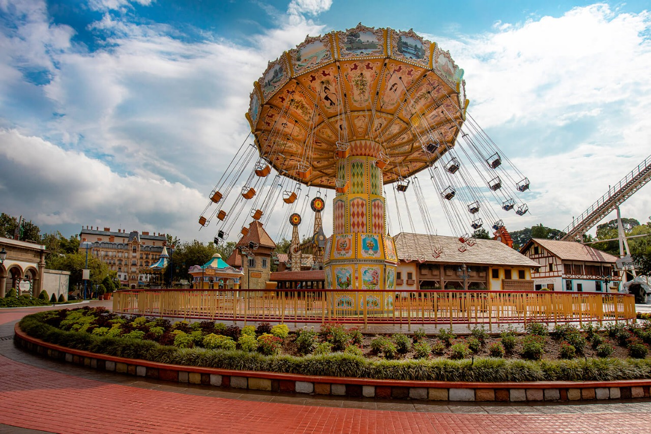 El parque temático Xetulul está integrado de nueve plazas con atracciones y juegos.(Foto Prensa Libre: Irtra)