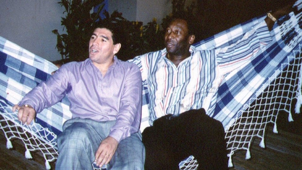 La relación entre Pelé y Maradona estuvo marcada por diferencias y por declaraciones de admiración mutua.