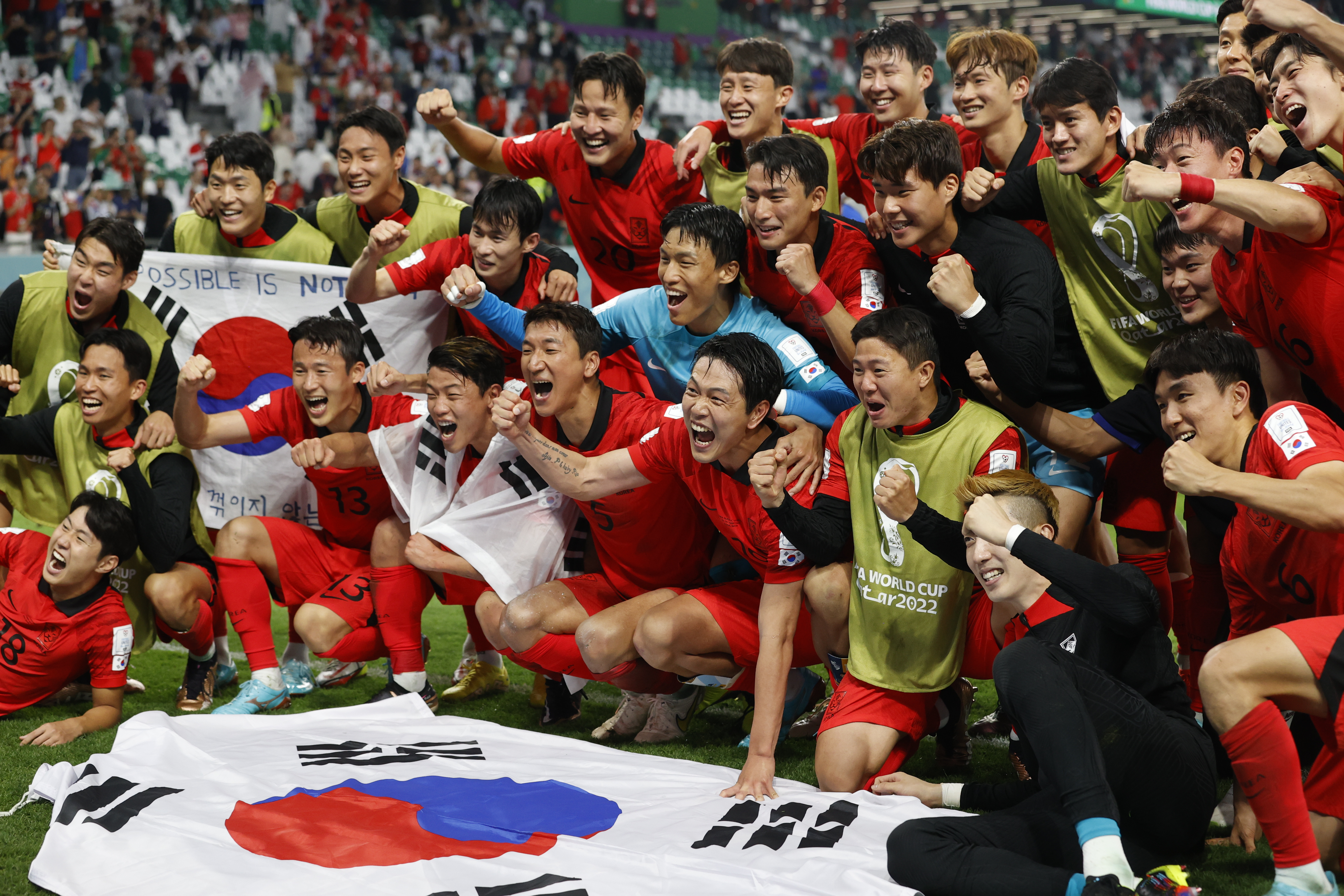Corea del Sur sacó la casta y se afianzó de los tres puntos que le permitieron avanzar de ronda. (Foto Prensa Libre: EFE)