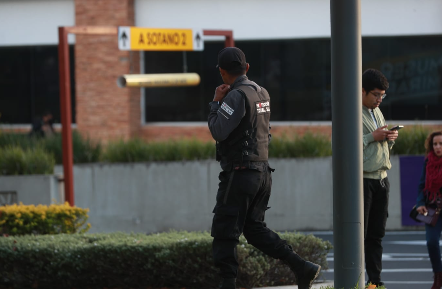 ATAQUE EN CENTRO COMERCIALE DE LA ZONA 11