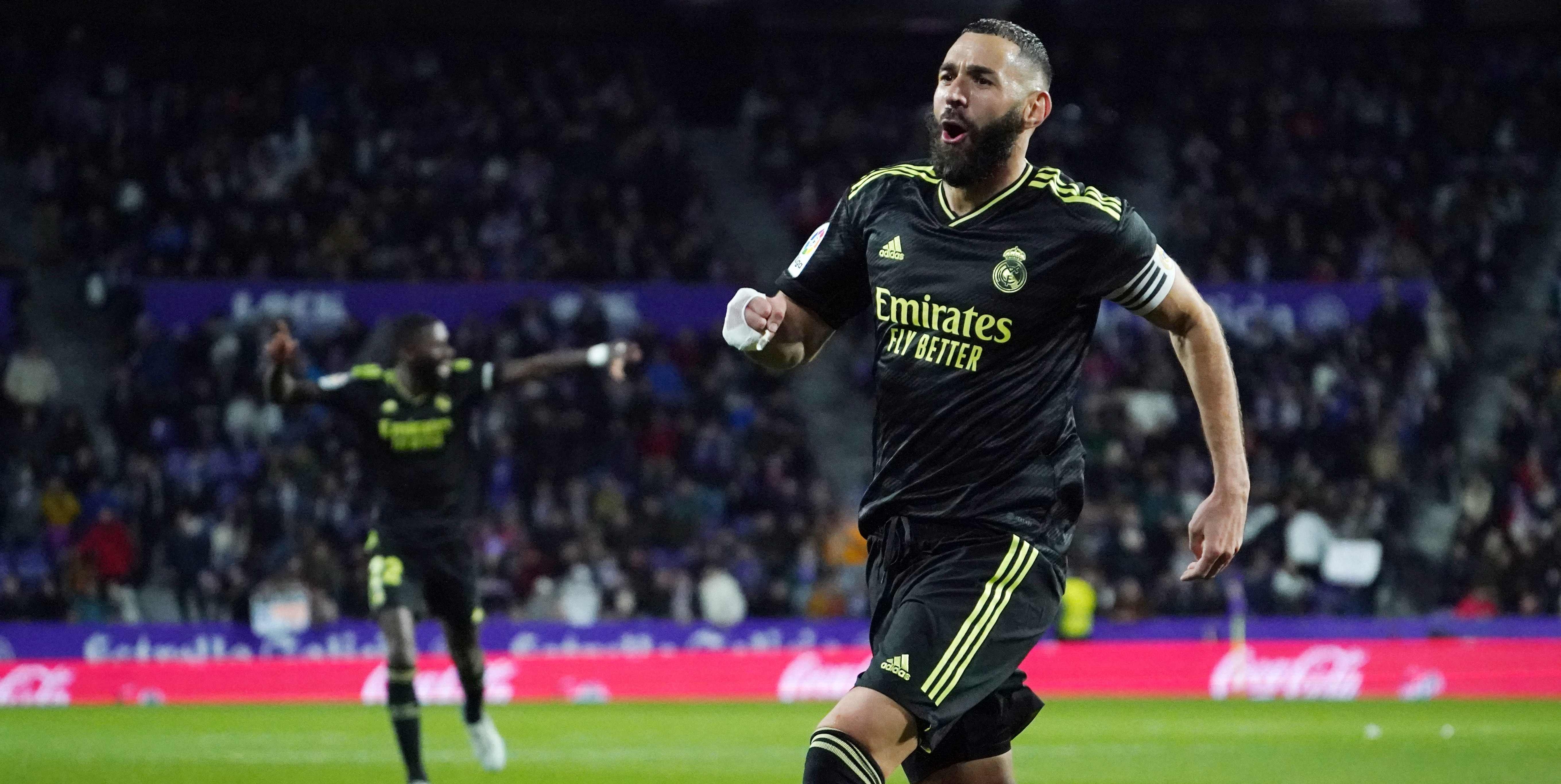 Karim Benzema festejó un doblete que le valió el triunfo al Real Madrid. (Foto Prensa Libre: AFP)