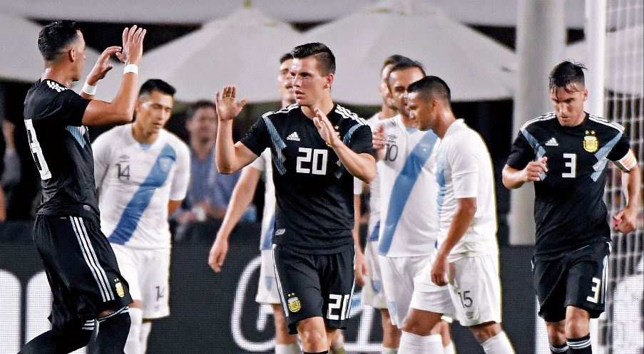 Lo Celso celebra en el partido frente a Guatemala en Los Ángeles. (Foto Prensa Libre: Hemeroteca PL)