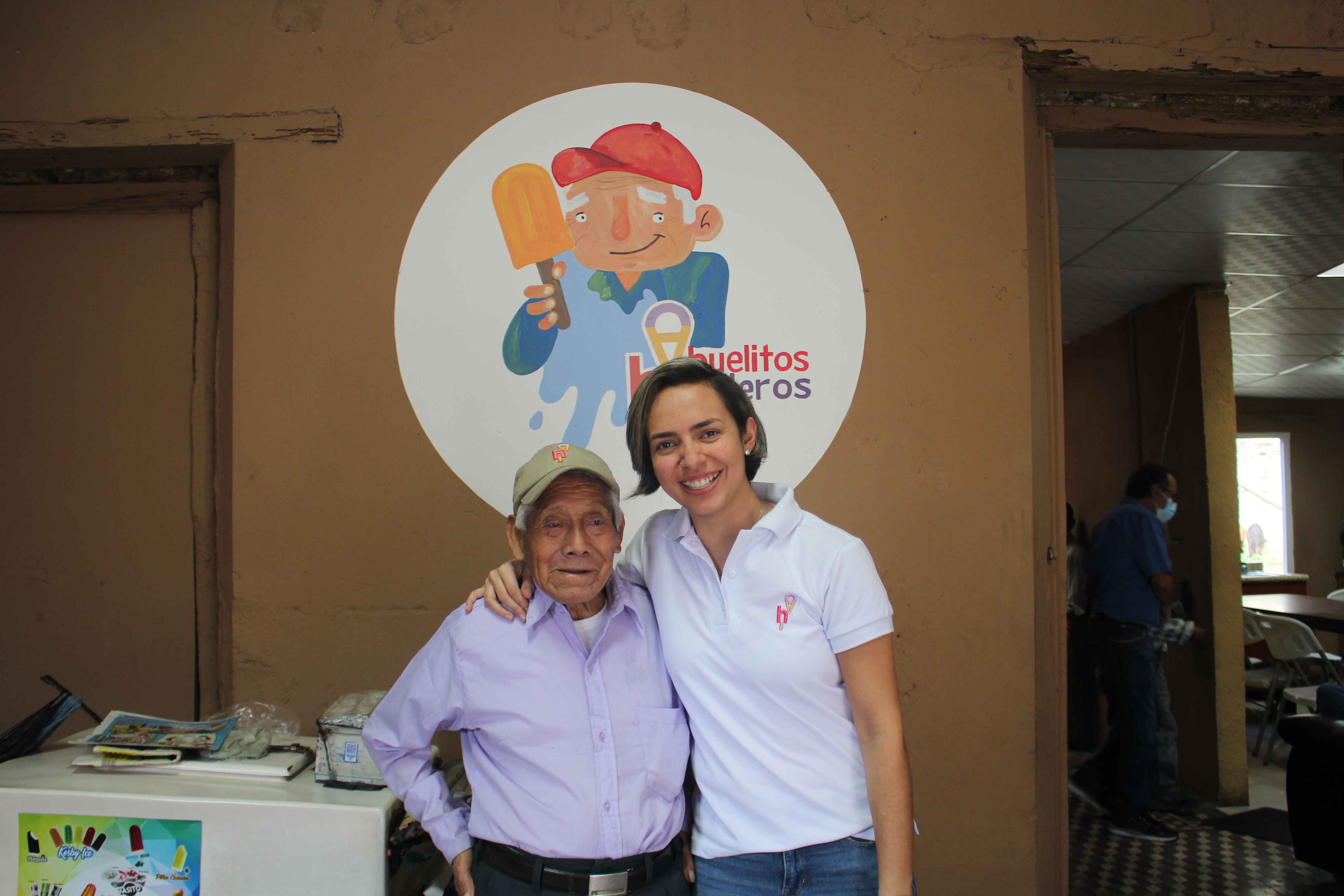 21 días de dar felicidad: Apoyo para divulgar iniciativa de abuelitos heladeros (Día 10)