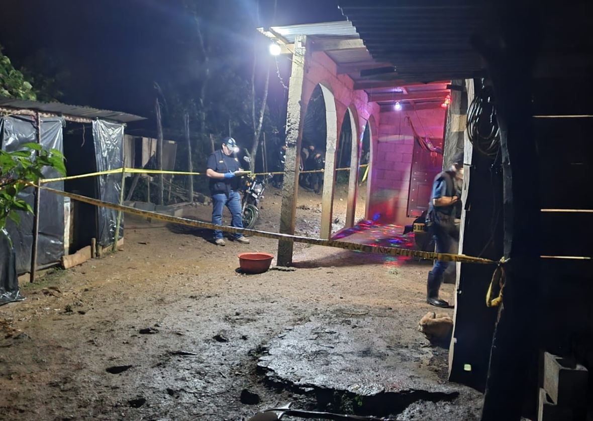 Escena del crimen donde mataron a balazos a Doris Aracely Amador en el caserío Los Vásquez, aldea Taguayni, La Unión, Zacapa. (Foto Prensa Libre: Mayra Sosa)