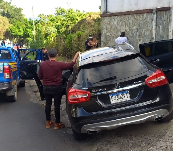 Vehículo en el que se desplazaba Walter Mauricio Trejo Mejía es señalado como máximo líder de la mara Salvatrucha en El Salvador, Honduras, Guatemala y quien fue detenido el miércoles pasado en colonia Vista al Valle Oriente, zona 8 de Mixco. (Foto Prensa Libre: PNC)