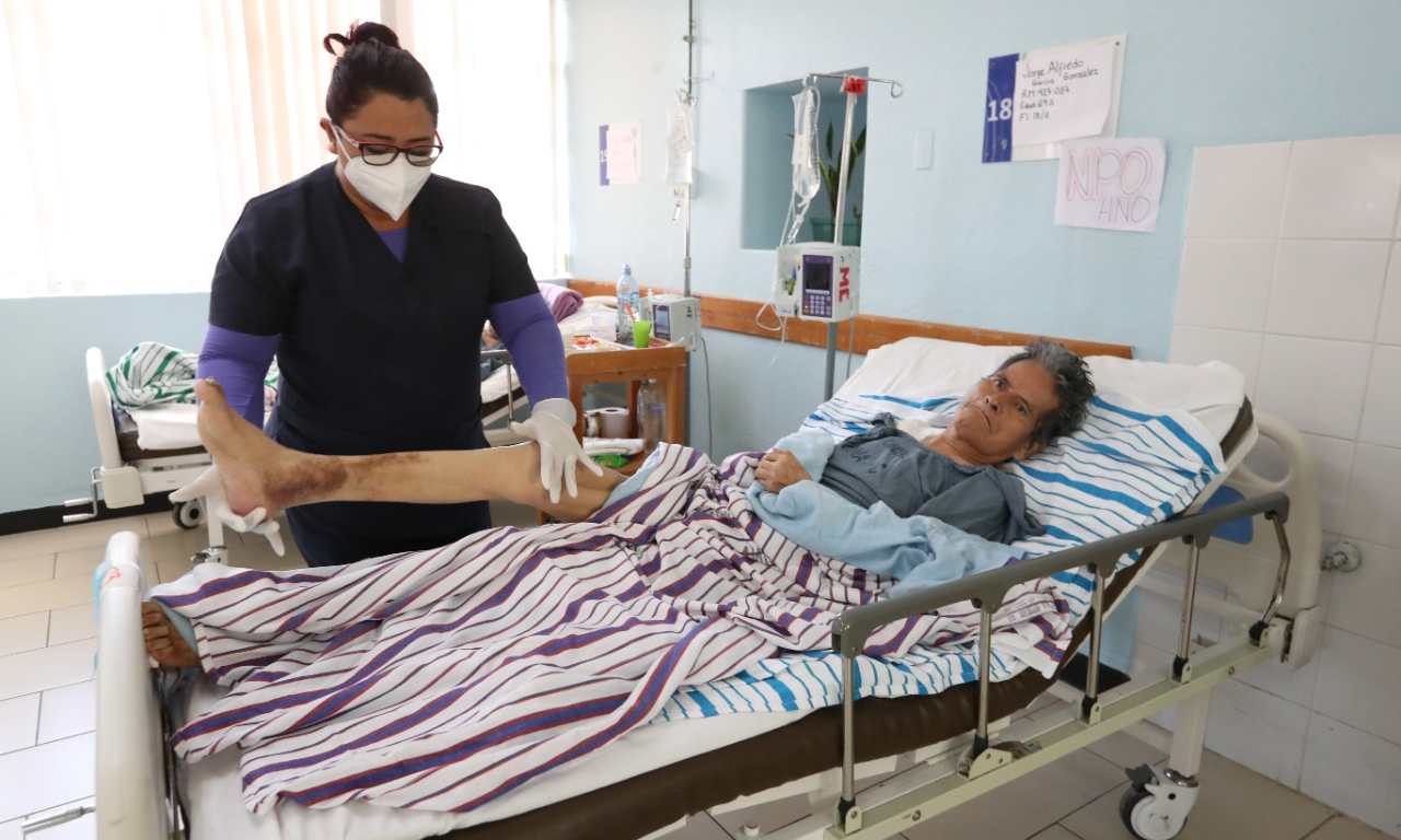 Este año, en el Hospital Roosevelt un total de 22 pacientes sufrieron el síndrome del abandono, pues sus familiares se niegan a cuidarlos. (Foto Prensa Libre: Hemeroteca PL)