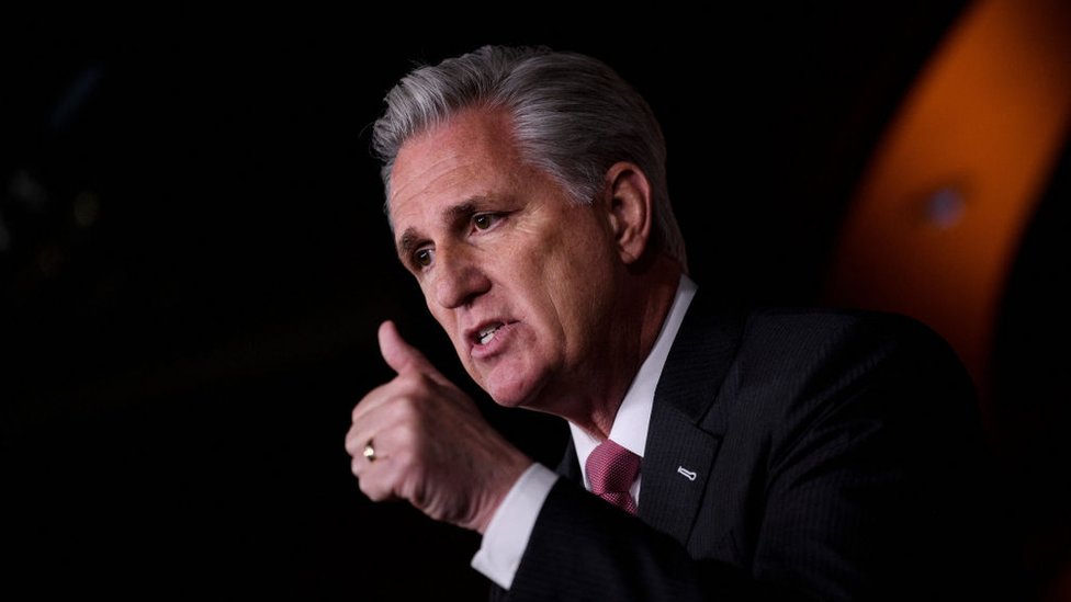 Pese a ser el candidato natural al cargo, Kevin McCarthy enfrentó dificultades para aglutinar los votos de su propio partido.