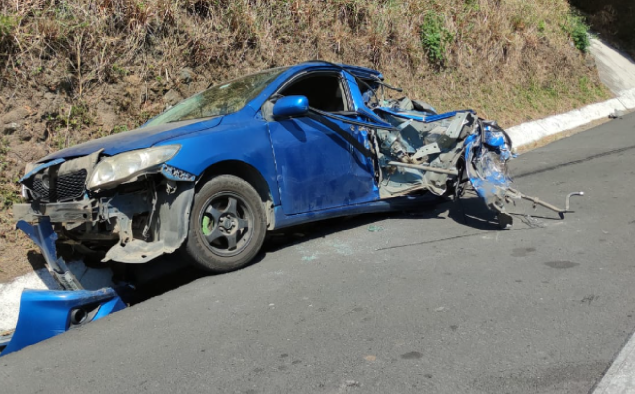 Accidente en el km 54 de la Autopista Palín-Escuintla. 