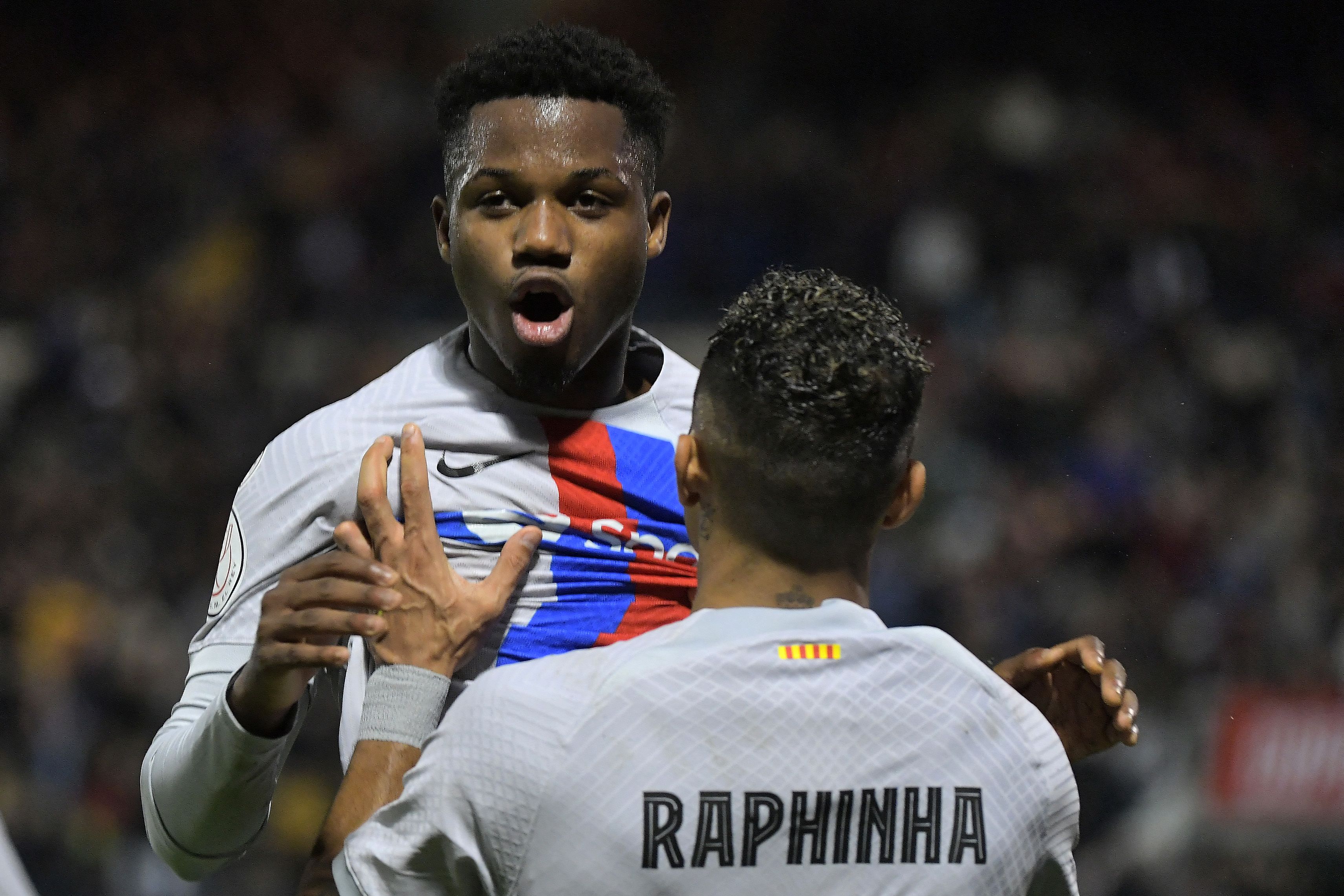 Ansu Fati celebra el gol del triunfo culé. (Foto Prensa Libre: AFP)