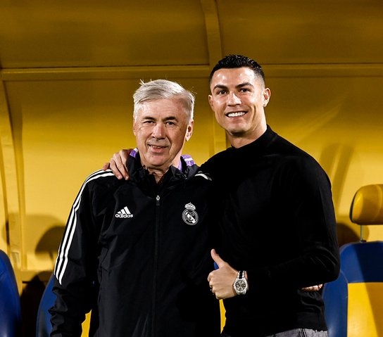 El portugués aprovechó la estadía del Real Madrid en Arabia para ir a saludar y presenciar el entrenamiento. (Foto Prensa Libre: Real Madrid)