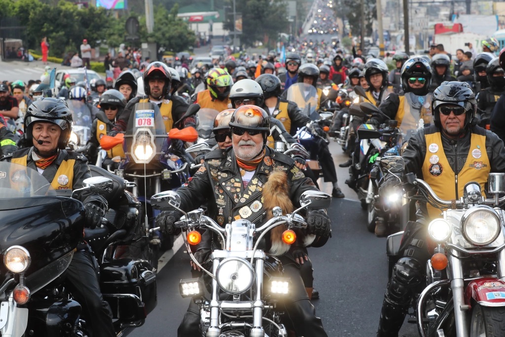 El Zorro Mayor liderando la última caravana en 2021. (Fotografía Prensa Libre: Erick Ávila)