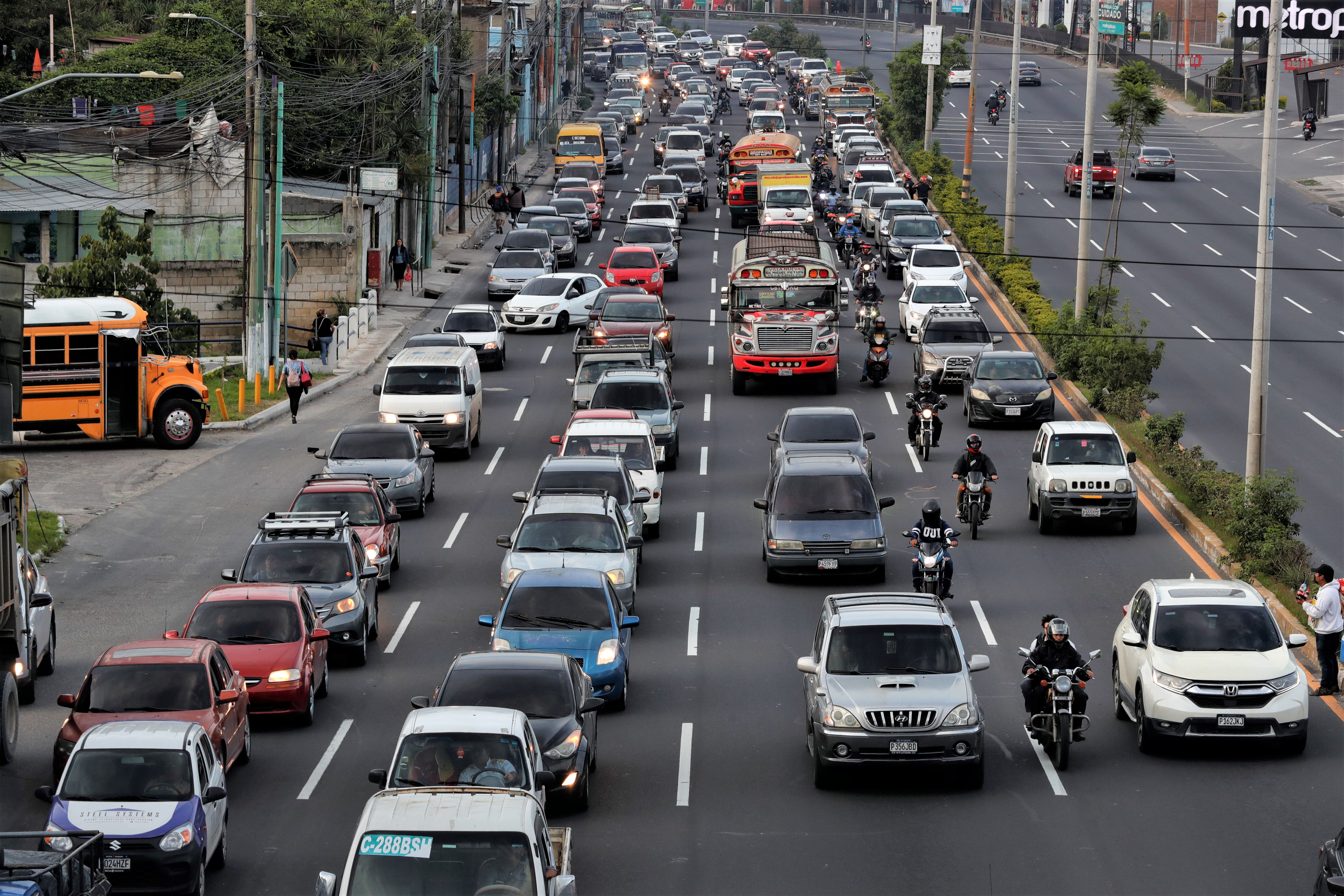 Tránsito vehicular en ruta al Pacífico CA-9 Sur.  (Foto Prensa Libre: Esbin García) 




Fotografa  Esbin Garcia 23-06-22