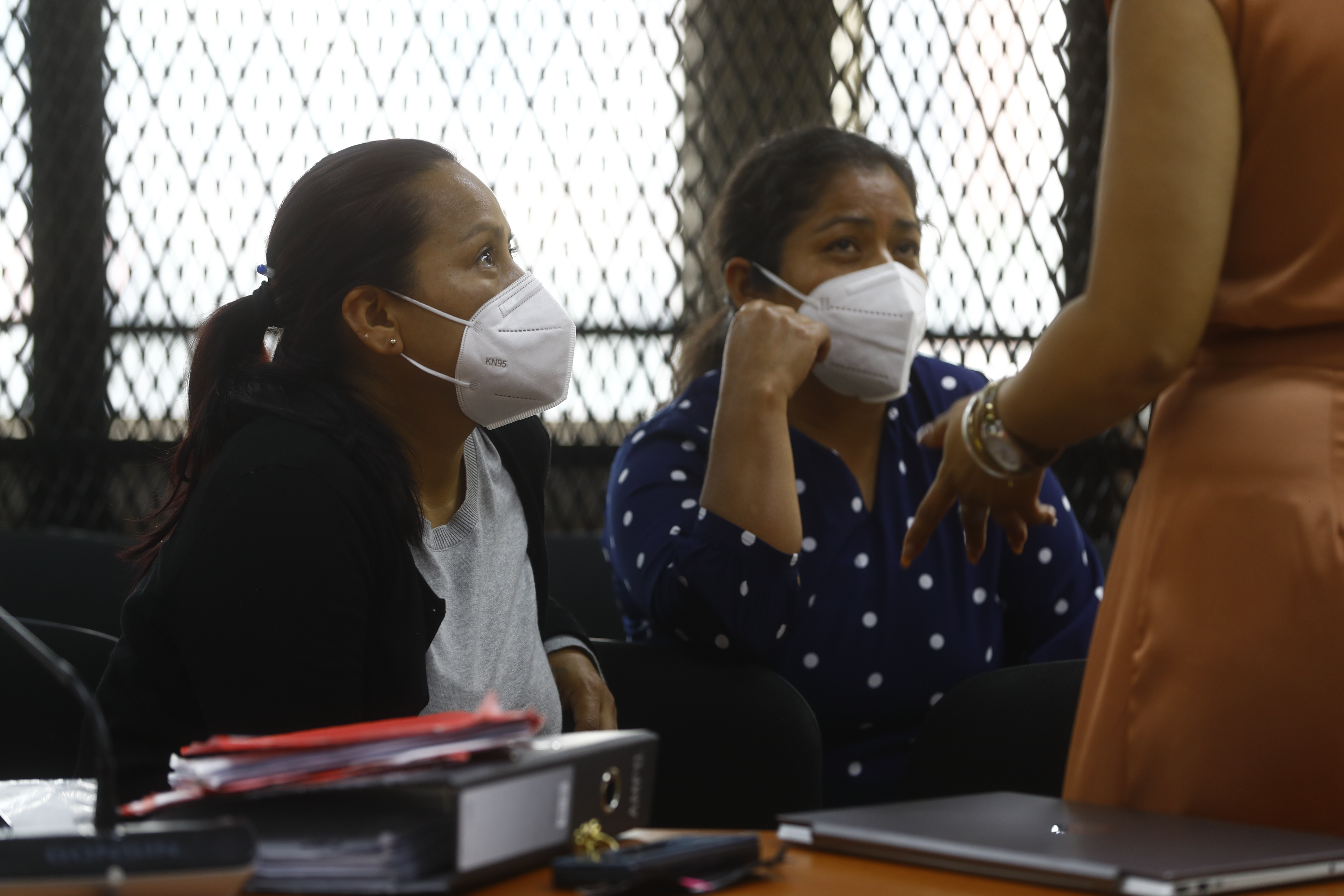 Las exejecutivas de empresas ligadas al exministro de Energía y Minas, Érick Archila, se sometieron a la figura de aceptación de cargos. (Foto Prensa Libre: María José Bonilla)