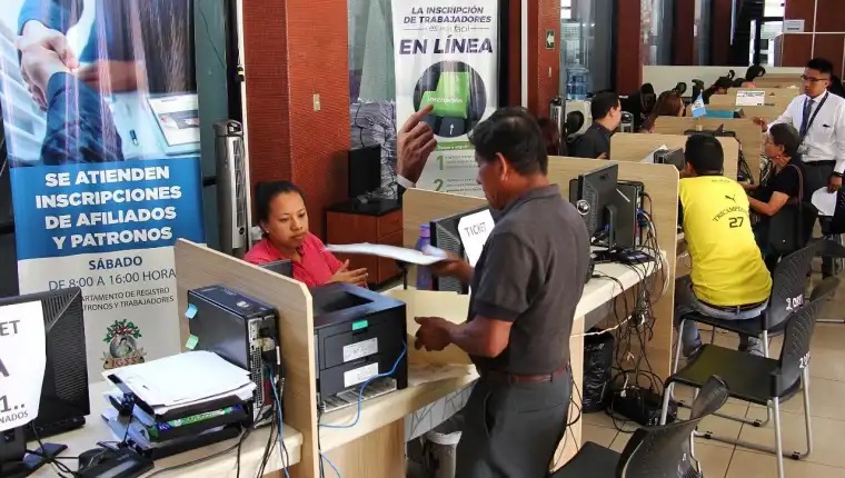 El IGSS publicó nuevo reglamento para la creación del Registro Único de Patronos y Trabajadores inscritos en el régimen del Seguro Social. (Foto Prensa Libre: Hemeroteca PL).