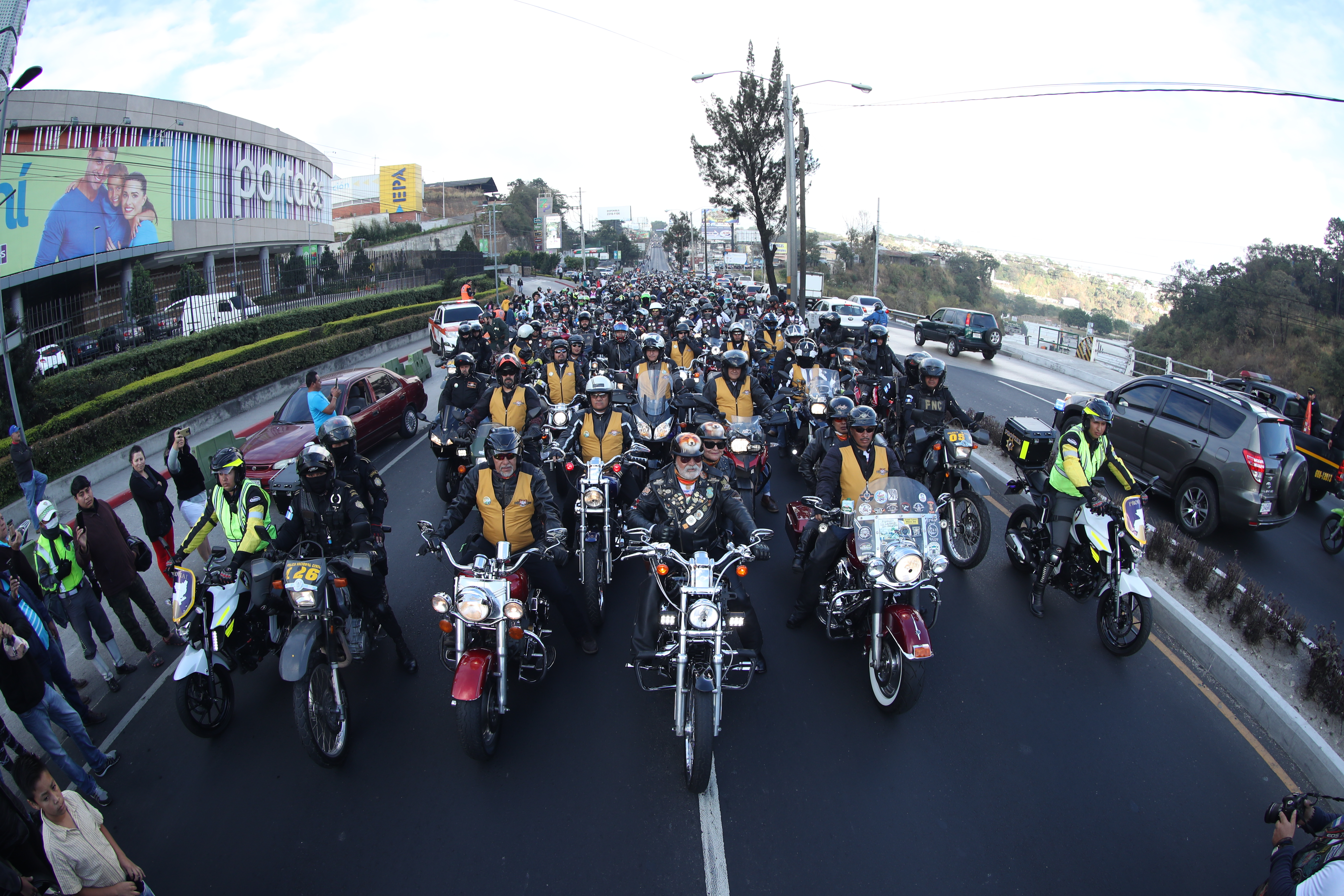 Caravana del Zorro 2023: anécdotas, plegarias y cómo cientos de voluntarios se preparan para hacer esta actividad más segura