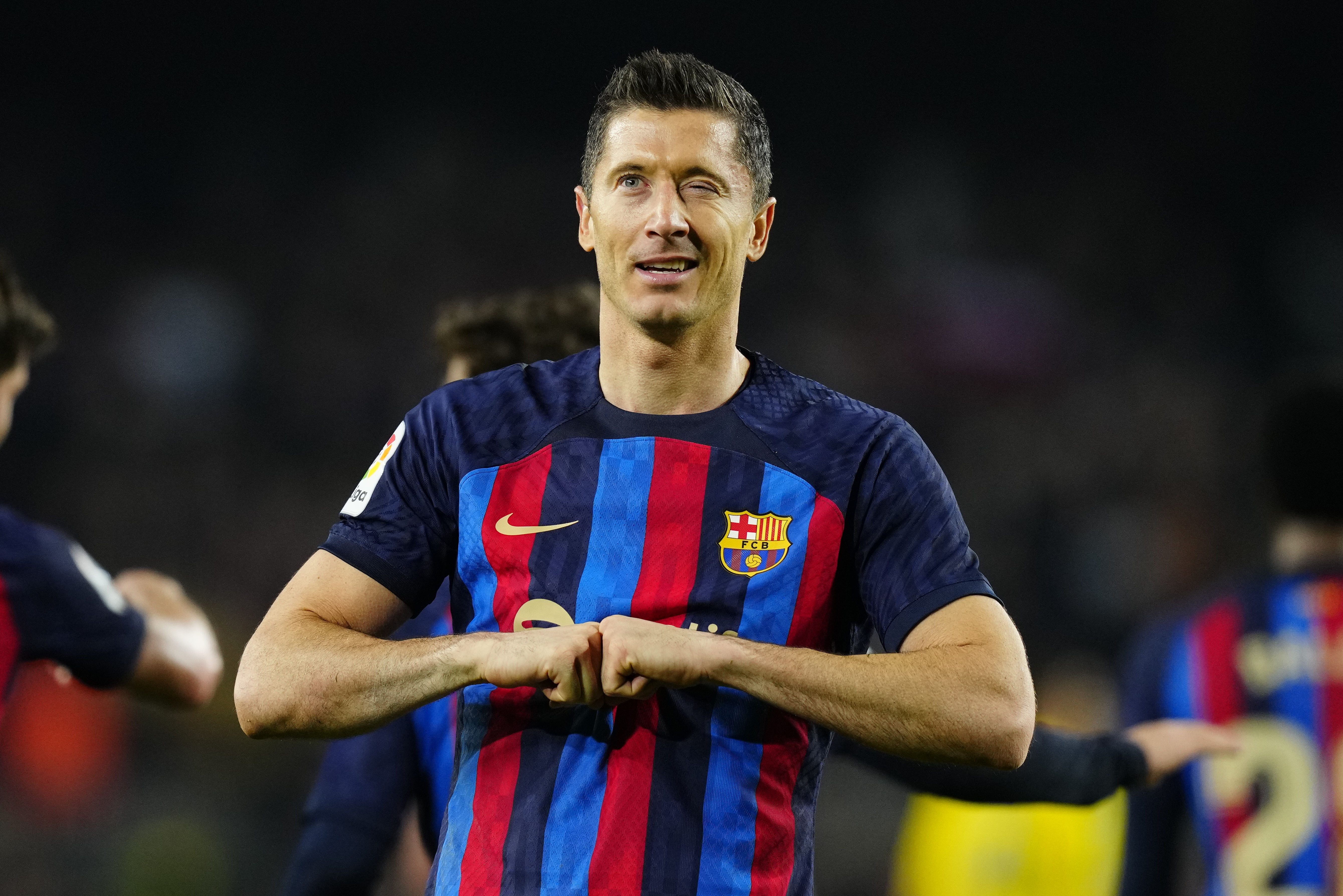 El delantero polaco Robert Lewandowski celebra el segundo gol del equipo blaugrana durante el encuentro correspondiente a la jornada 22. Foto Prensa Libre (EFE)