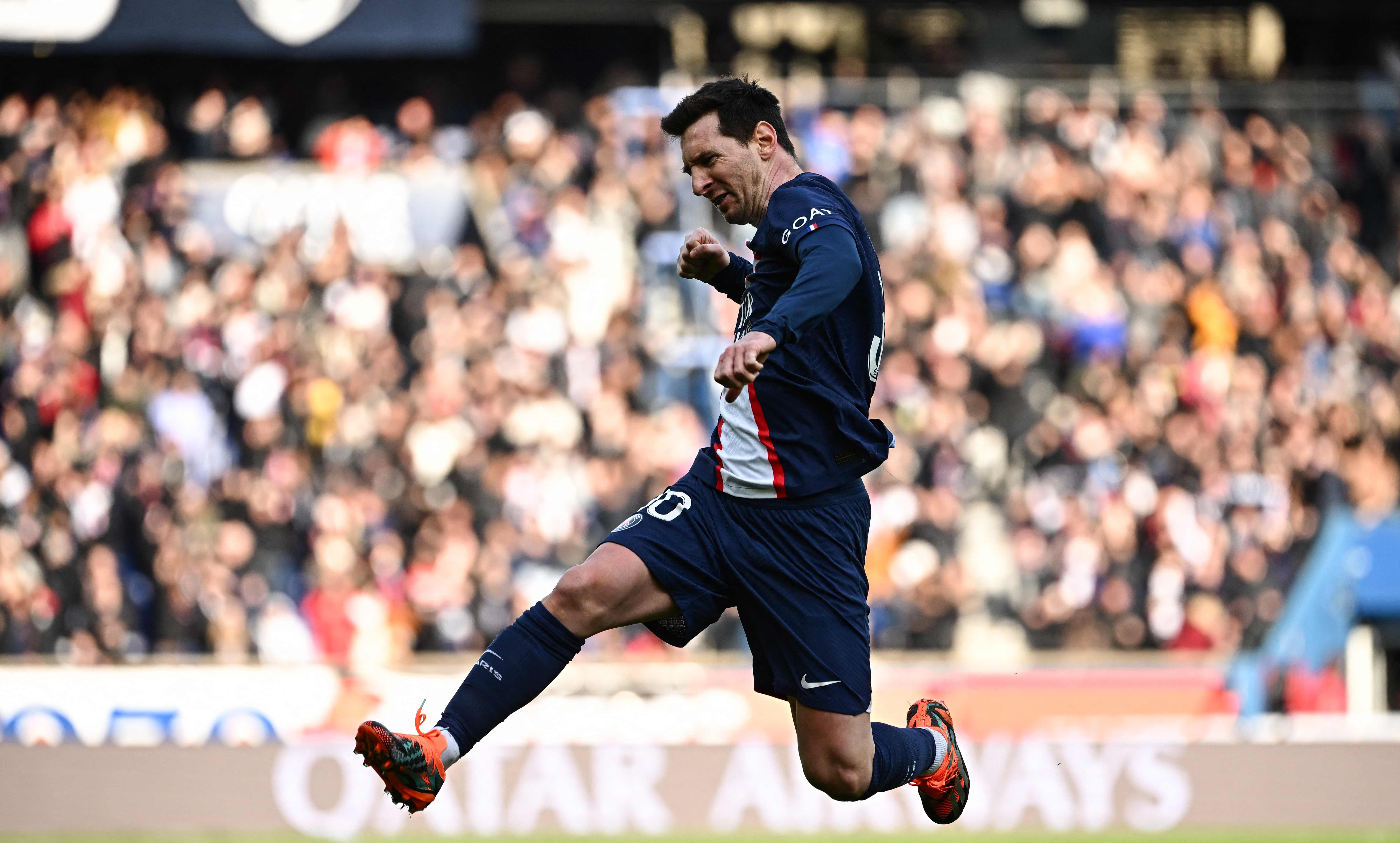 El argentino Lionel Messi anotó un verdadero golazo para la victoria del PSG. Foto Prensa Libre (AFP)