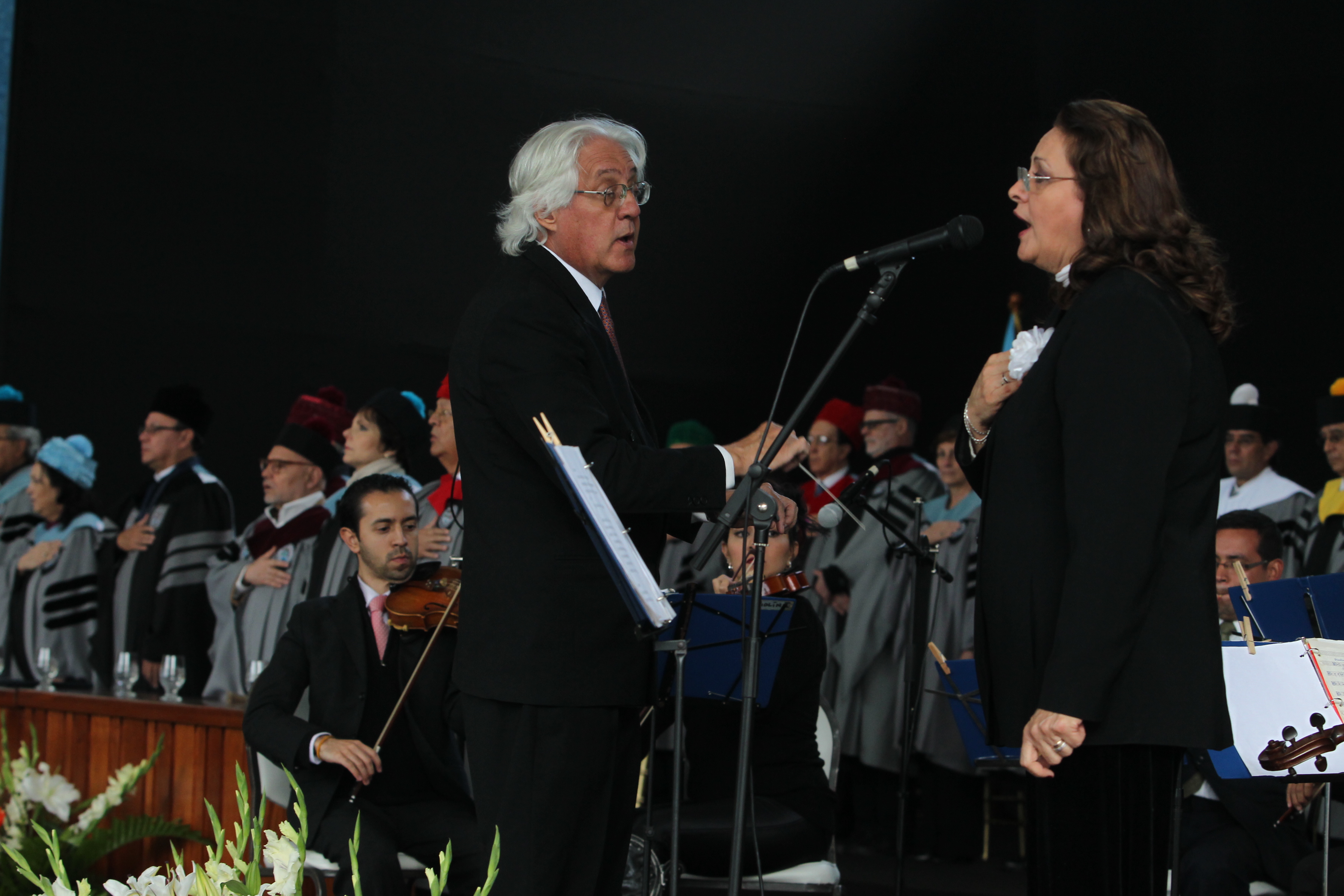 El compositor Dieter Lehnhoff y la Mesosoprano Cristina Altamira forman parte del documental "Barroco Antigüeño", un recorrido por el rescate e interpretación de obras musicales antiguas de Guatemala. (Foto Prensa Libre: Hemeroteca PL)