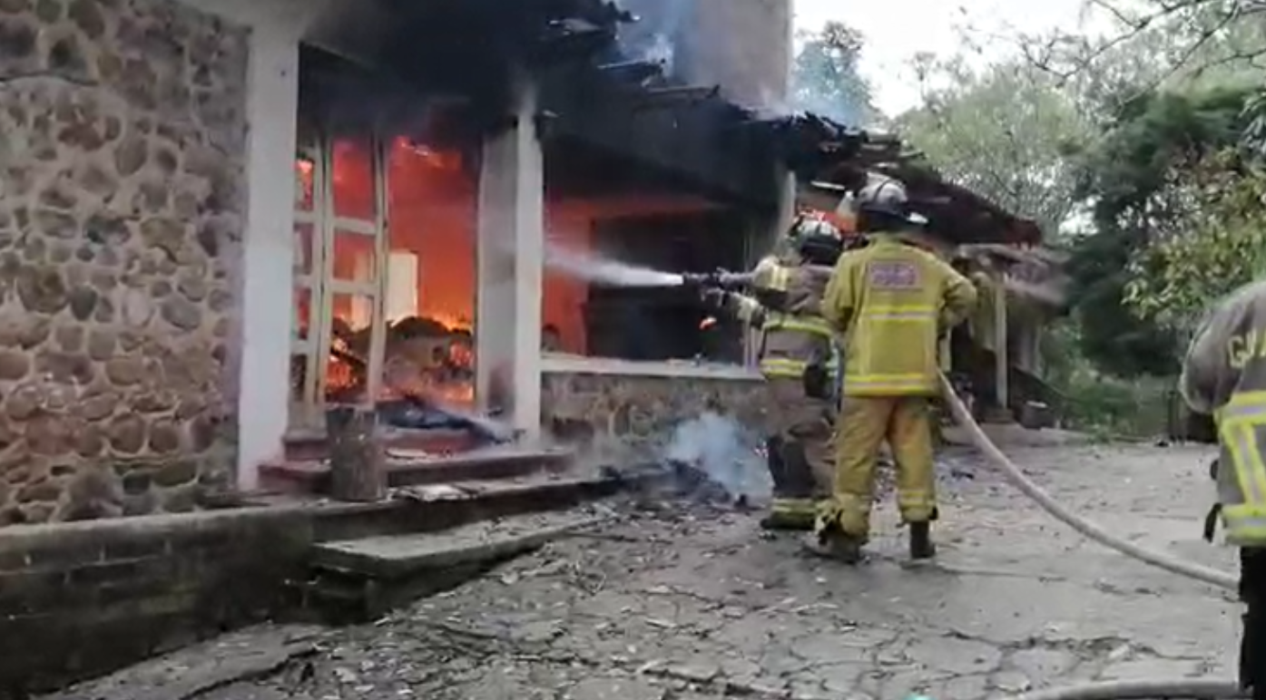 INCENDIO EN LA ZONA 18