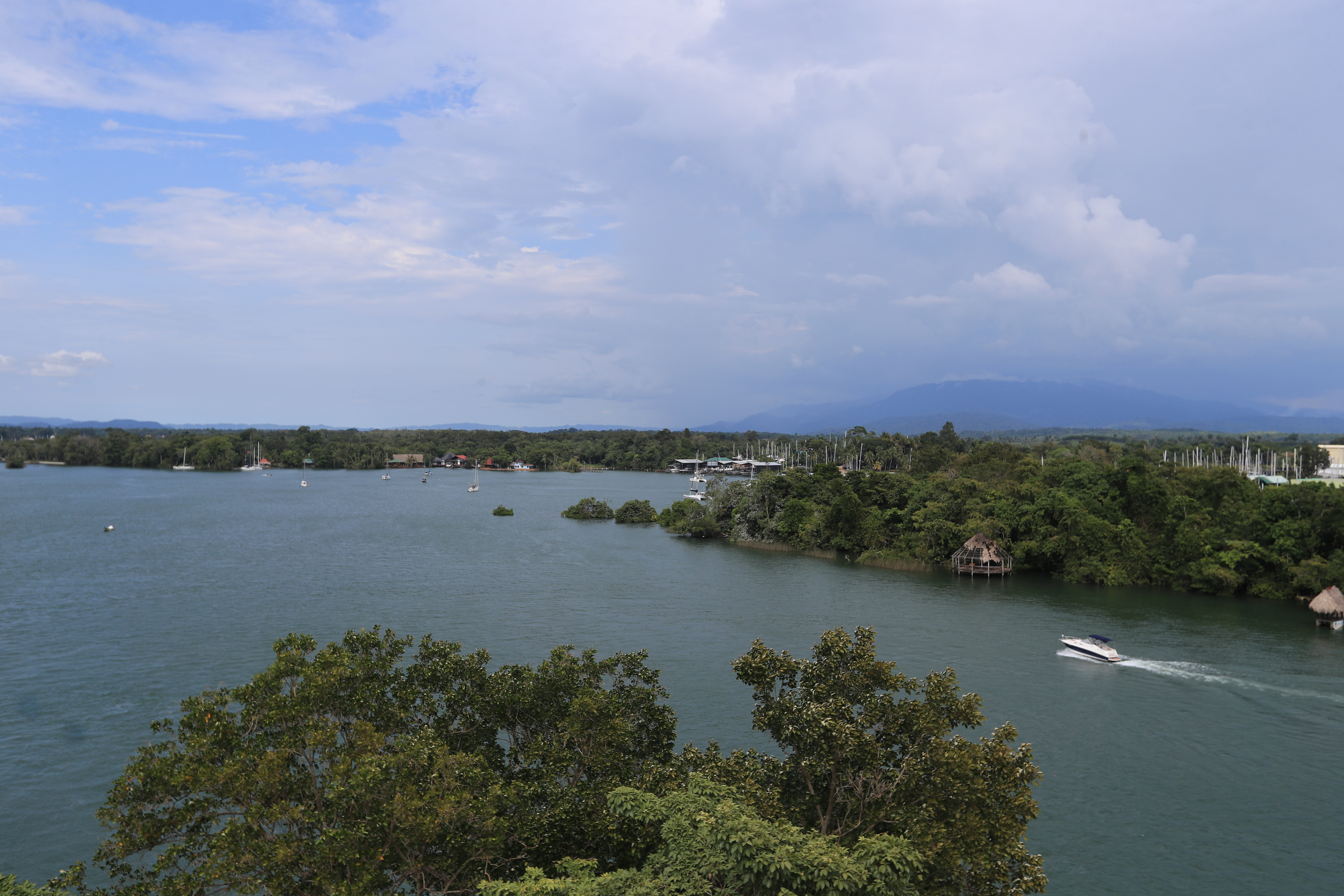 La disponibilidad de agua por año es de 97 mil 120 millones de metros cúbicos (m³) en Guatemala, pero de estos, pocos son aprovechados plenamente. (Foto: Hemeroteca PL)