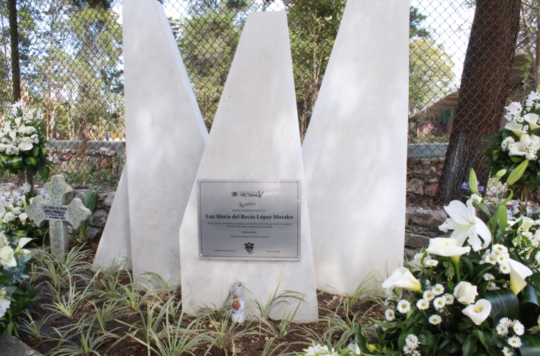 MONUMENTO EN MEMORIA DE LUZ MARÍA