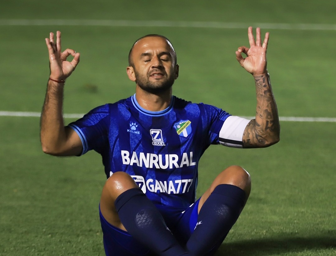 José Manuel Contreras fue el autor del primer gol del partido. Foto Prensa Libre (Comunicaciones FC)