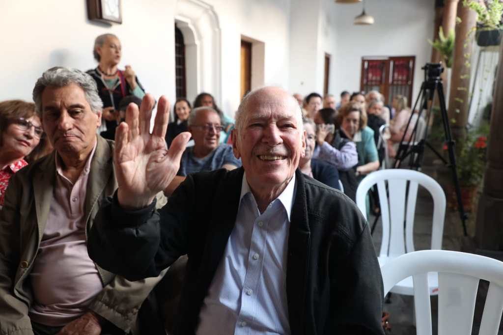 Municipalidad de Guatemala reconoce la vida y el trabajo del Doctor Alfredo MacKenney 