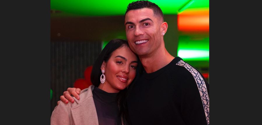 Georgina Rodríguez y Cristiano Ronaldo, durante el festejo del Día del Cariño. (Foto Prensa Libre: @Cristiano)