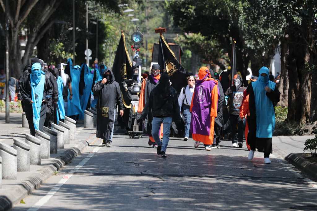 huelga de dolores 2023 desfile bufo