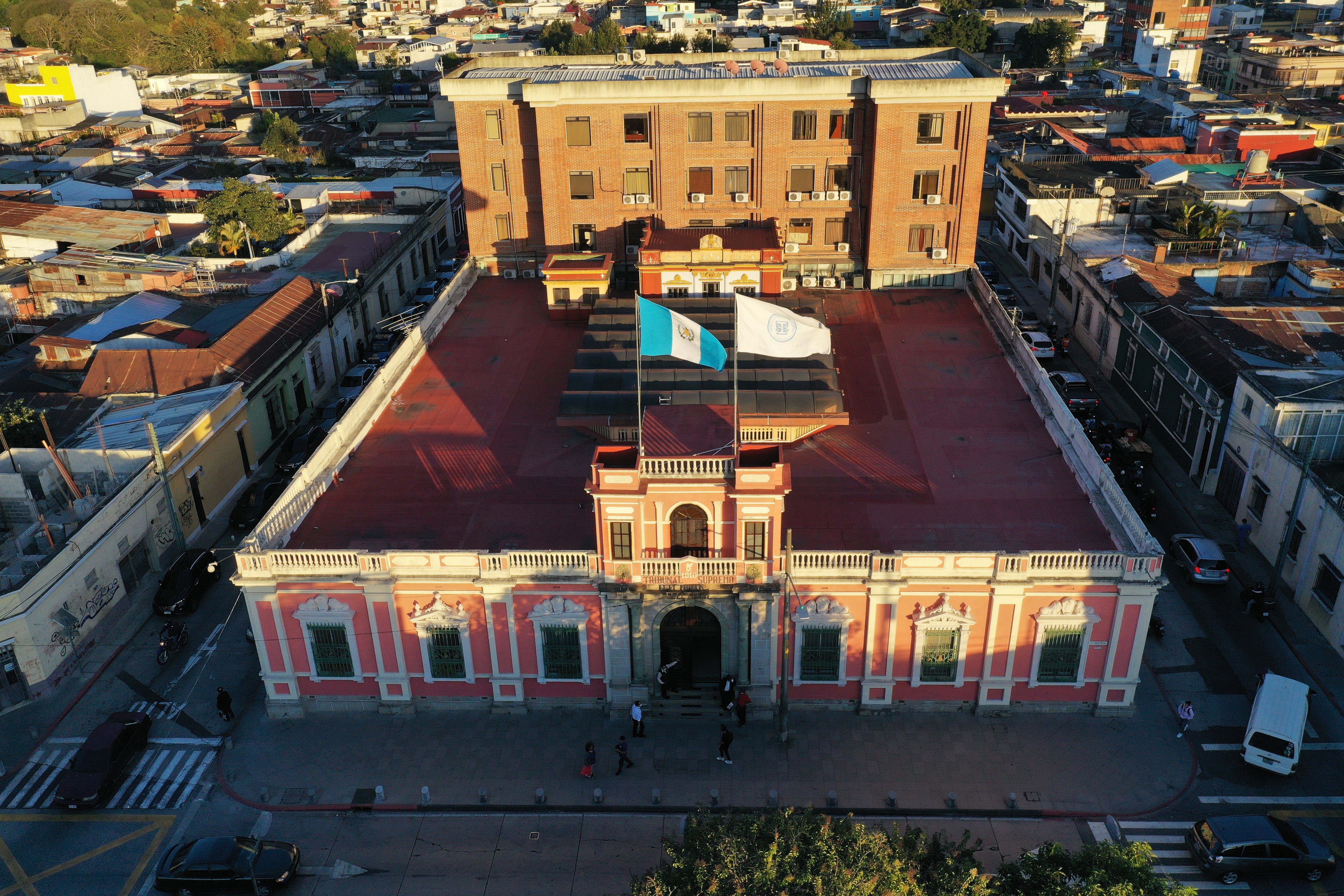 Sede del Tribunal Supremo Electoral en la Ciudad de Guatemala. A partir de este 27 de marzo comienza la campaña electoral en la que los partidos políticos oficialmente inscritos podrán hacer proselitismo y llamar al voto. (Foto Prensa Libre: Roberto López).