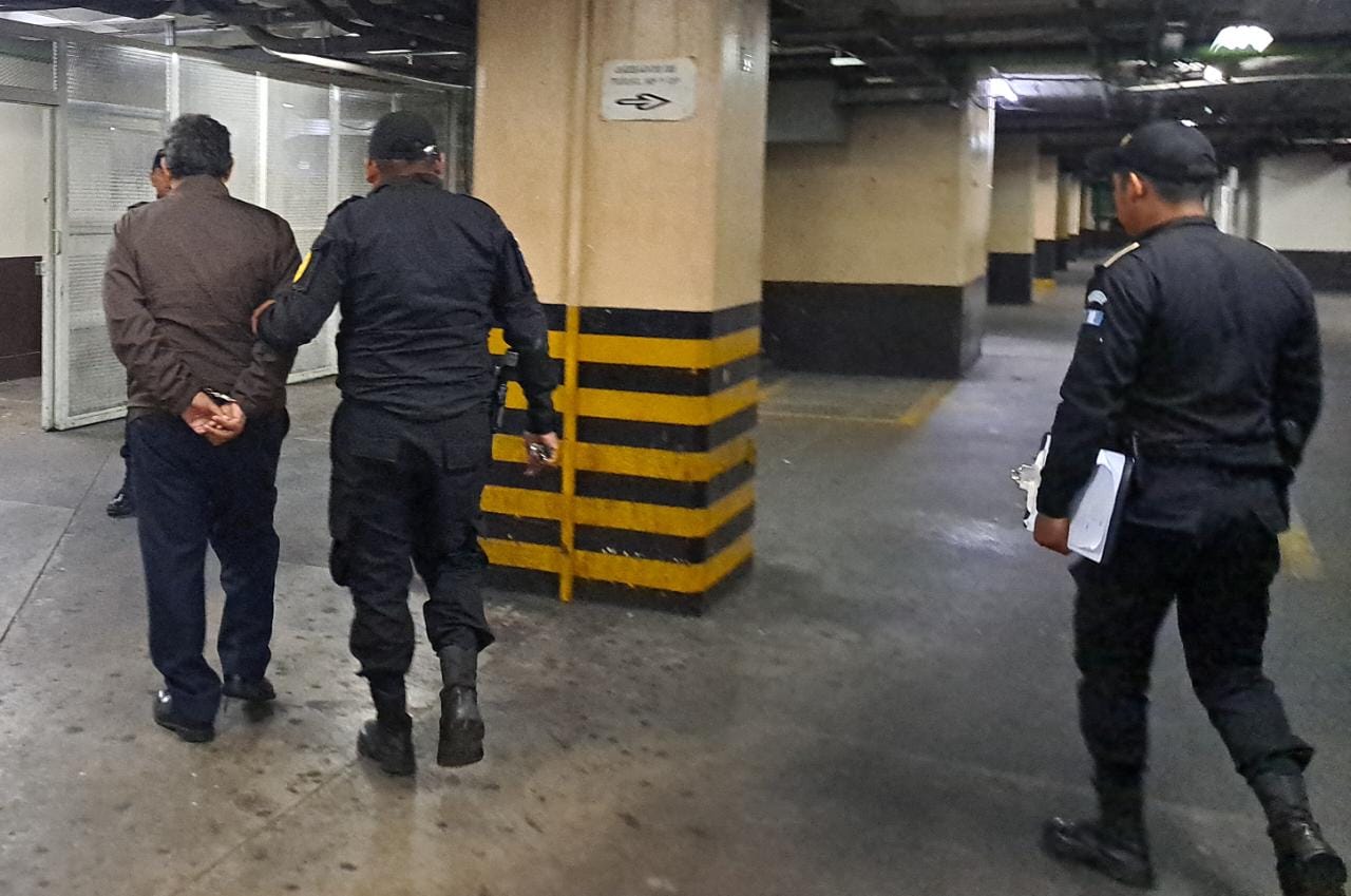 Capturado en club nocturno: : Quién es el hombre que fue detenido con cocaína y a quien le aparecen cinco antecedentes penales (uno desde 1975)