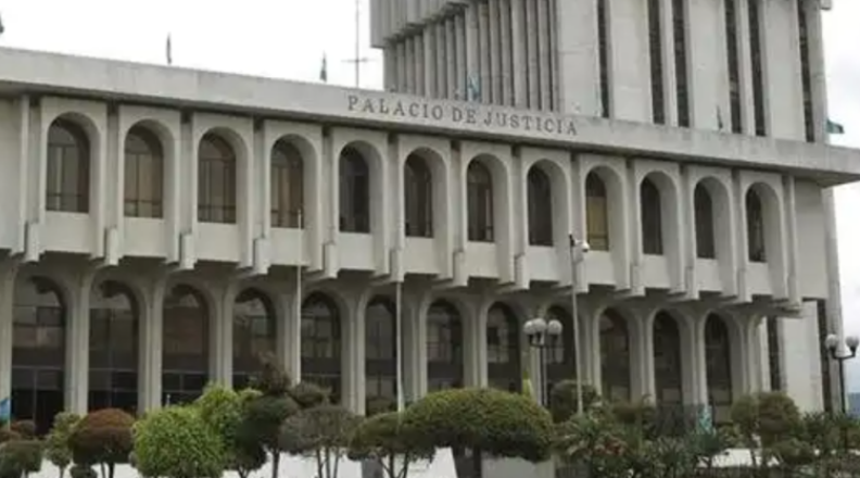 La CSJ afirma que los amparos en materia electoral serán resueltos "en los plazos correspondientes y establecidos". Fotografía: Prensa Libre. 