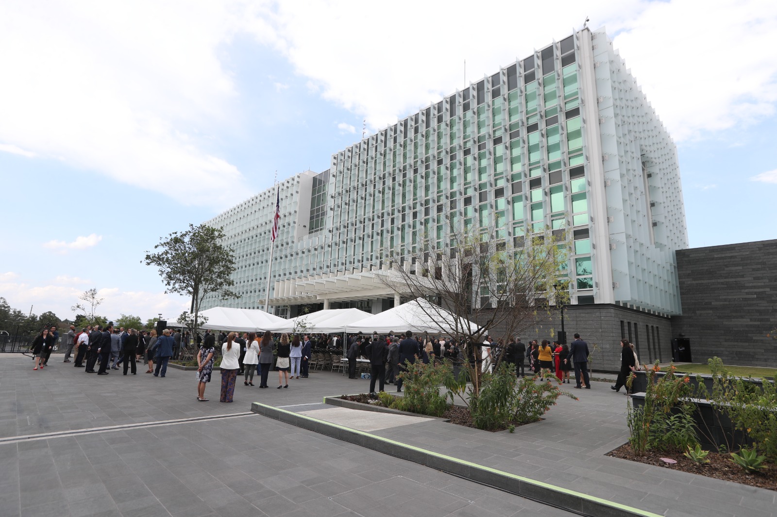 Vista de la nueva sede de la Embajada de EE. UU. en Guatemala, ubicada en Boulevard Austriaco, zona 16, junto a Explanada Cayalá.  (Foto, Prensa Libre: María René Barrientos)