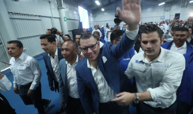 Manuel Baldizón ya no podrá optar a una curul en el Congreso de la República, pues el TSE revocó su inscripción. (Foto: Hemeroteca PL)