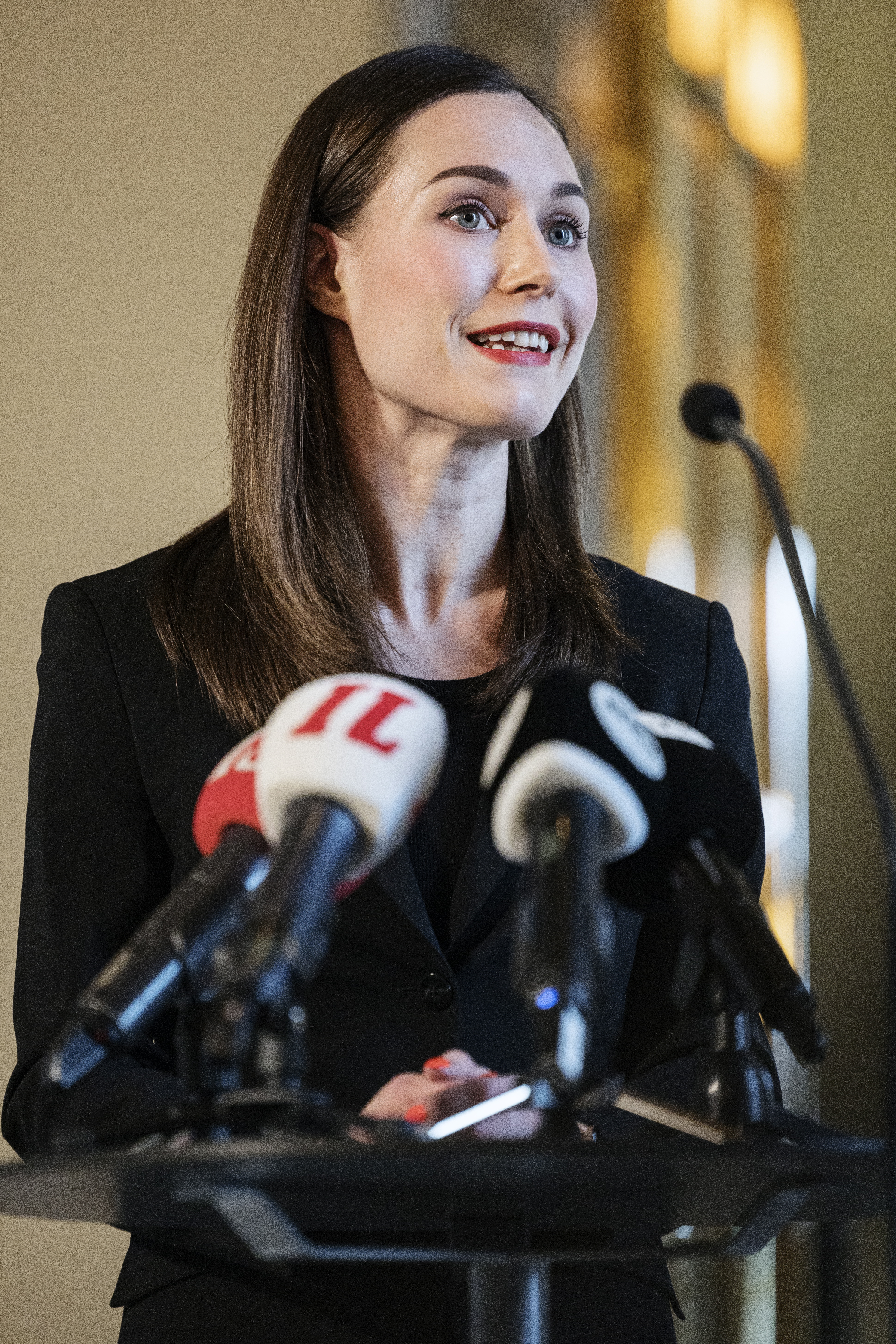 Helsinki (Finland), 05/04/2023.- Outgoing Finnish Prime Minister speaks at a press conference in Helsinki, Finland, 05 April 2023. Marin announced her resignation from Social Democratic Party leader following defeat in Finland's parliamentary elections on 02 April. (Elecciones, Finlandia) EFE/EPA/RONI REKOMAA