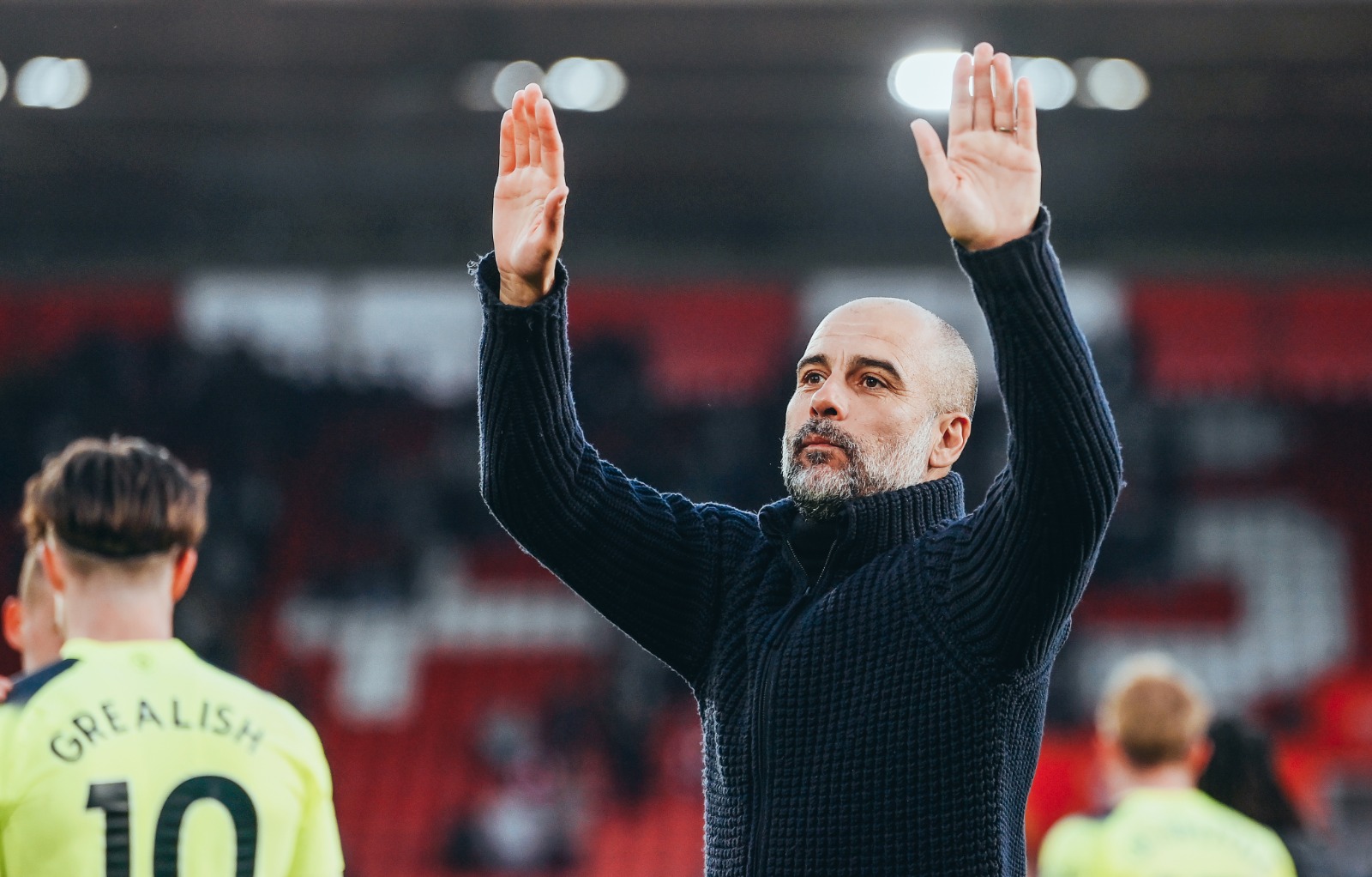 Pep Guardiola, técnico del Manchester City. (Twitter @ManCityES)