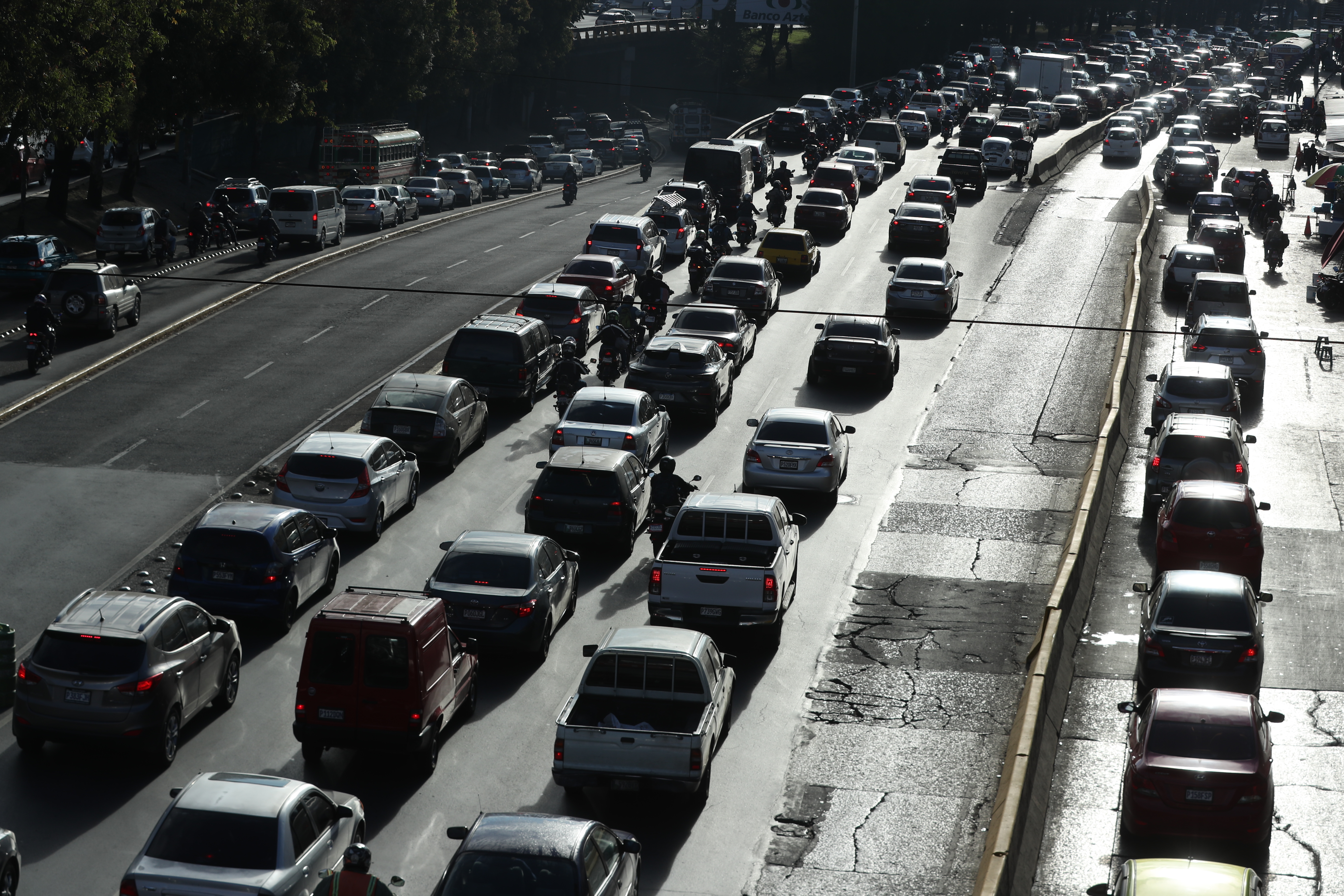 Congestionamiento vehicular en el trébol'