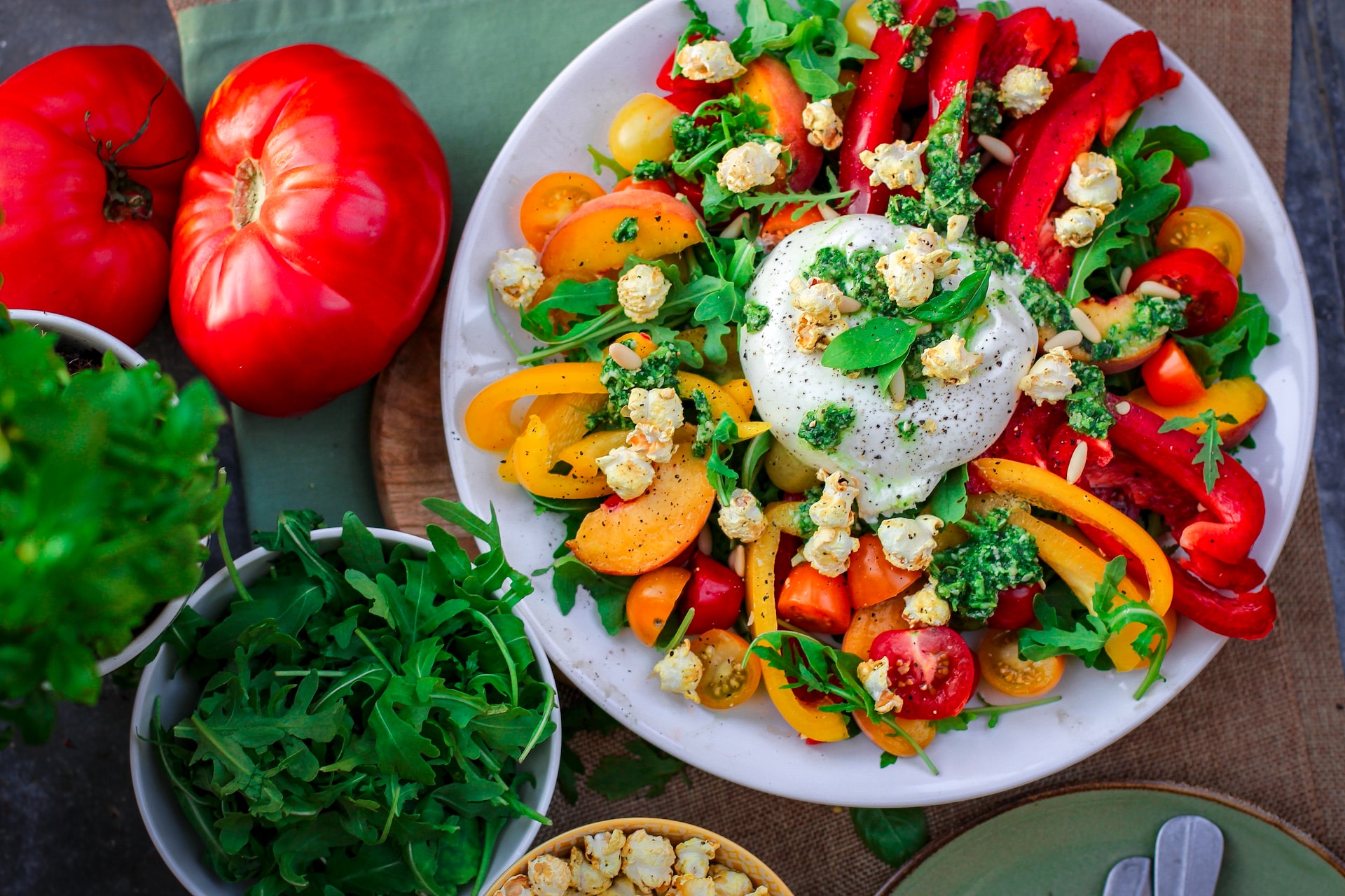 Los platillos coloridos y variados es uno de los secretos de la comida saludable, según expertos. (Foto Prensa Libre: Sara Dubler en Unsplash).