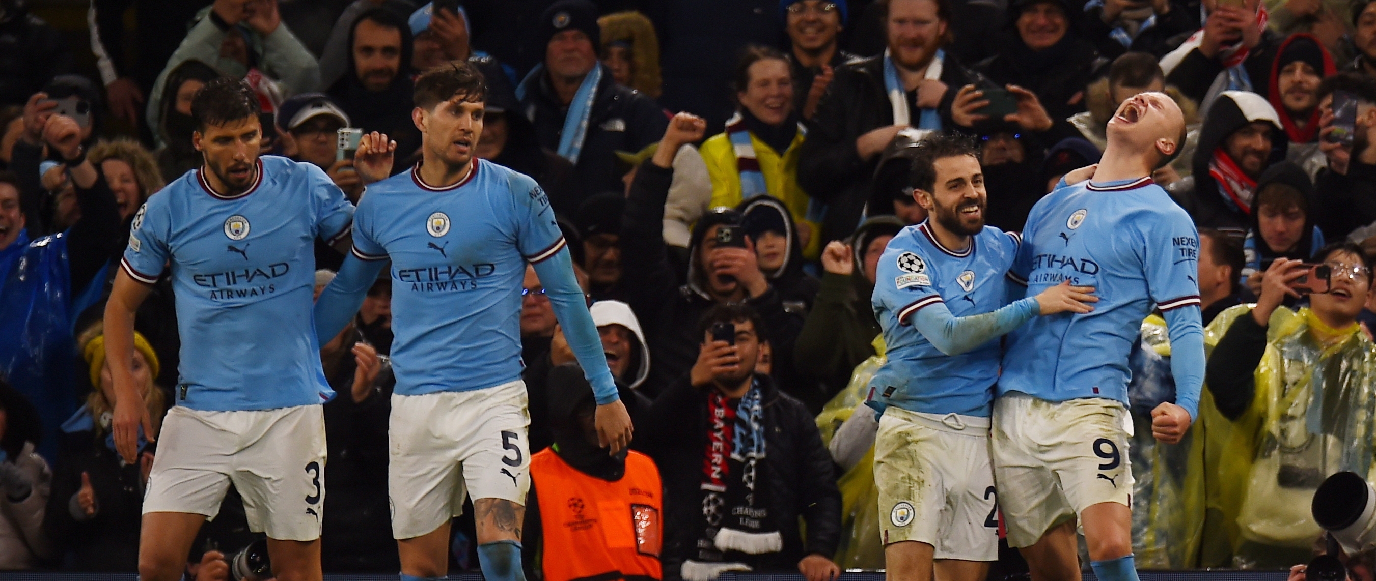 Así celebraron los jugadores del Manchester City, en el duelo contra el Bayern Múnich. (Foto Prensa Libre: EFE)