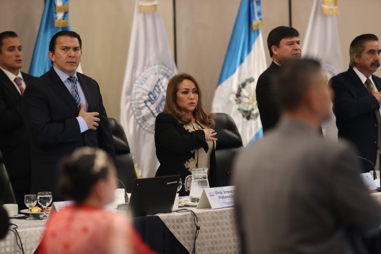 La decisión de incluir o no el nombre de los aspirantes a diputados en las papeletas se dio el jueves 27 de abril. Fotografía: Prensa Libre (Erick Avila).  