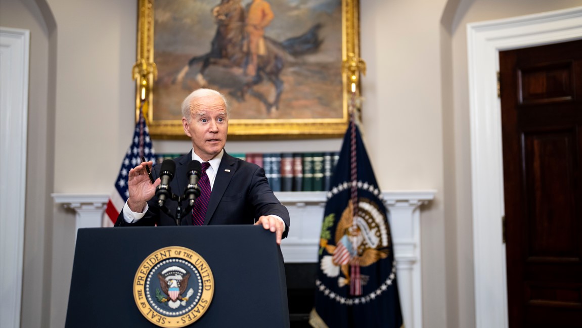 El presidente Joe Biden habla con la prensa tras la reunión con los líderes del Congreso de EE. UU. (Foto Prensa Libre: Doug Mills/The New York Times)