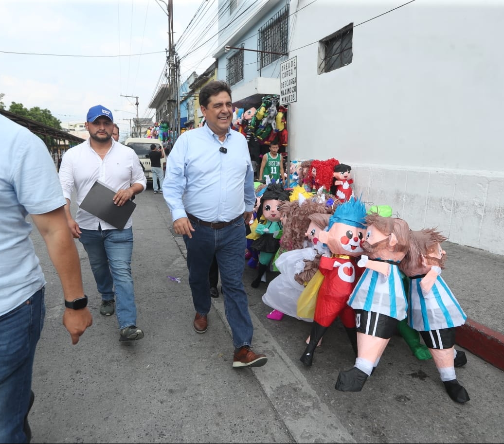 El presidenciable del partido Prosperidad Ciudadana se refirió en sus redes sociales a la suspensión que hizo el Registro de Ciudadanos. Dijo que confía en las resoluciones judiciales, aunque acusó a las instituciones de fraguar un fraude electoral. (Foto Prensa Libre: Esbin García).