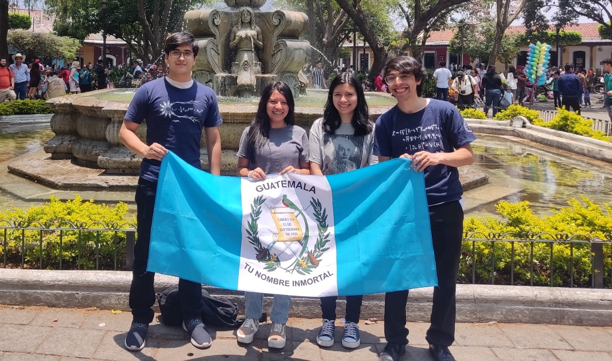 Estudiantes buscan financiamiento para ira olimpiadas de física