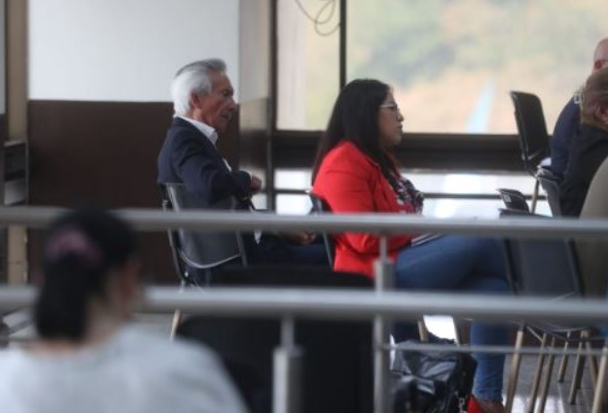 Jose Rubén Zamora en el Tribunal Octavo de Sentencia donde se lleva a cabo el juicio en su contra. (Foto Prensa Libre: Juan Diego González) 