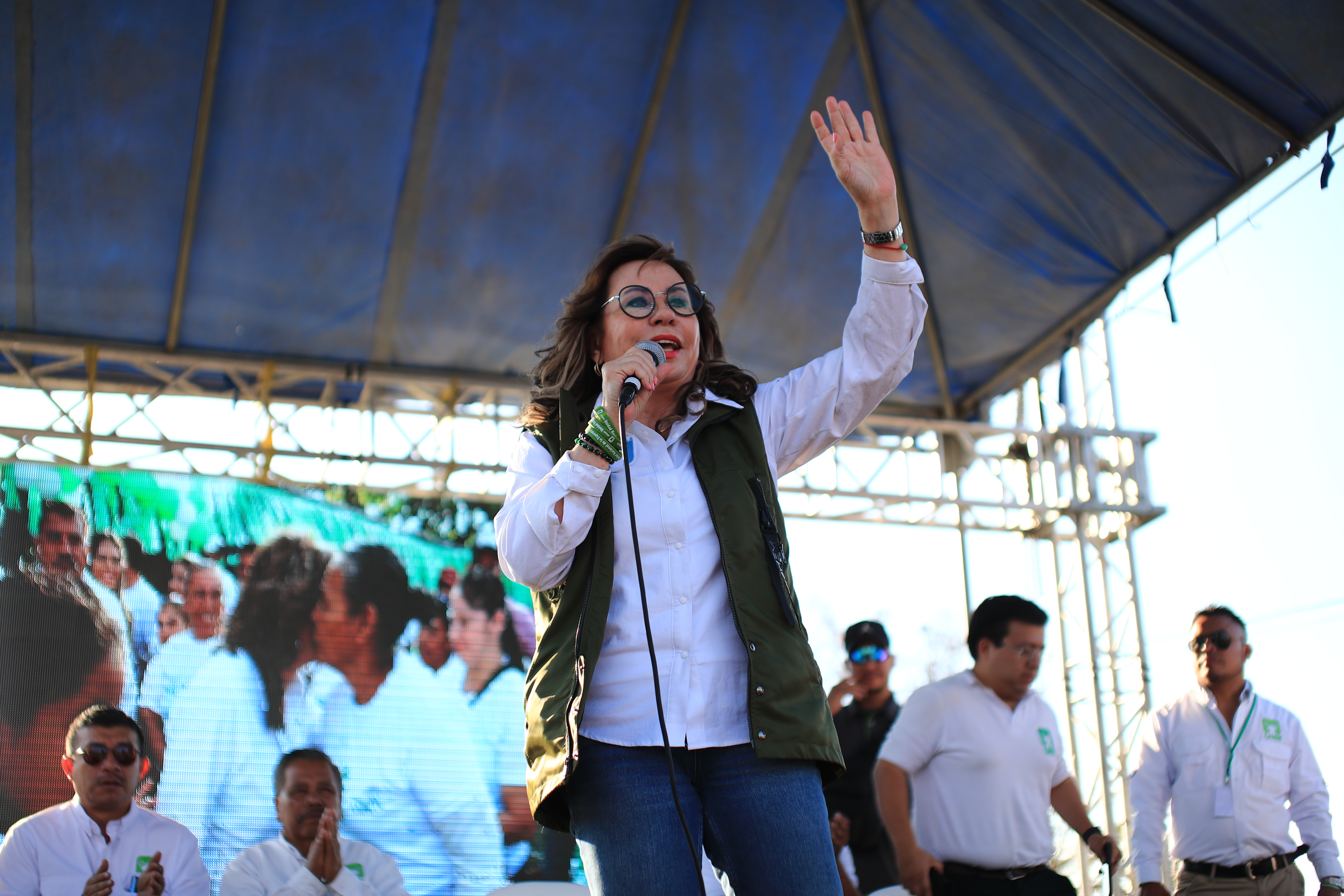 Sandra Torres durante una de sus giras de campaña en San Juan Sacatepéquez. Fotografía: Prensa Libre (Carlos Hernández). 