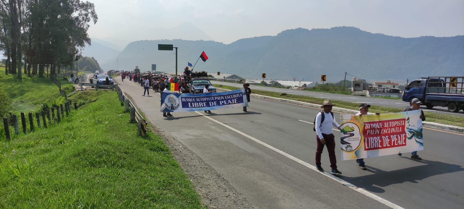 Fotos: las imágenes que narran cómo fue el retiro del peaje en la autopsita Palín-Escuintla'