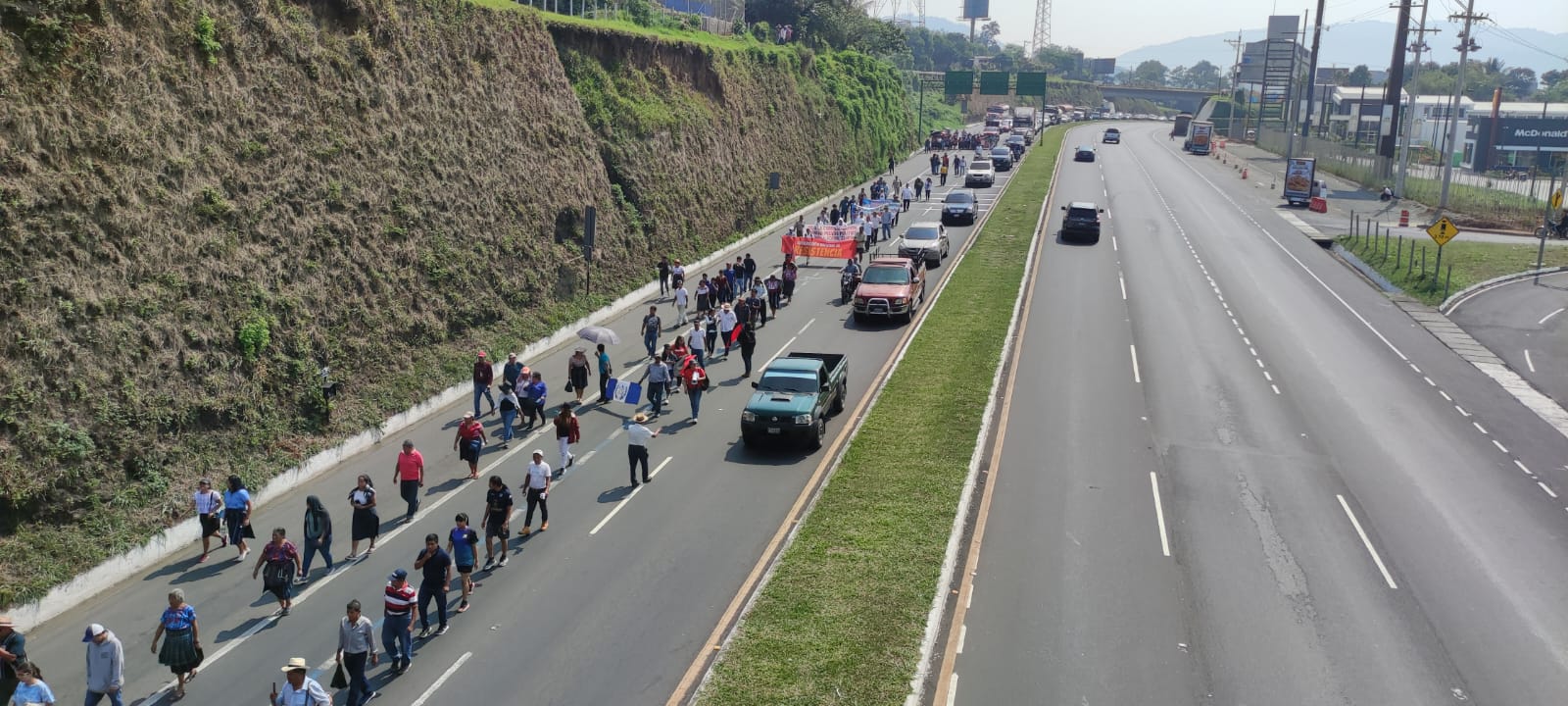 Fotos: las imágenes que narran cómo fue el retiro del peaje en la autopsita Palín-Escuintla'