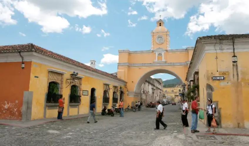 Arco de Santa Catalina en la ciudad colonial de Antigua Guatemala. (Foto Prensa Libre: HemerotecaPL)