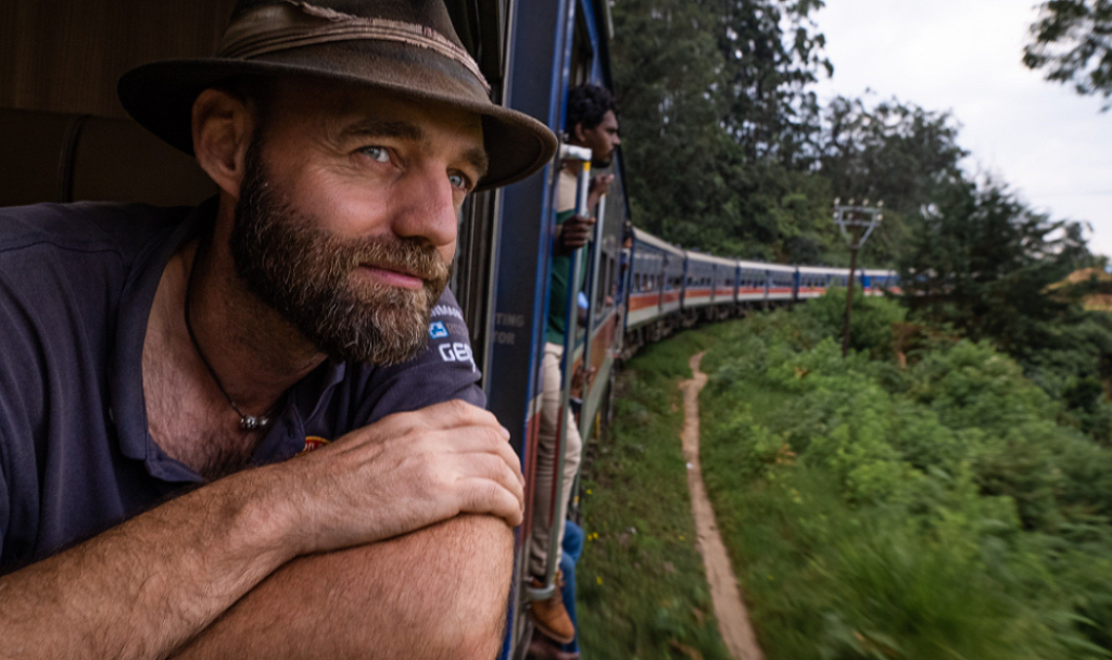 Thor, ahora de 44 años de edad, trabajaba en transporte y logística antes de salir de viaje.