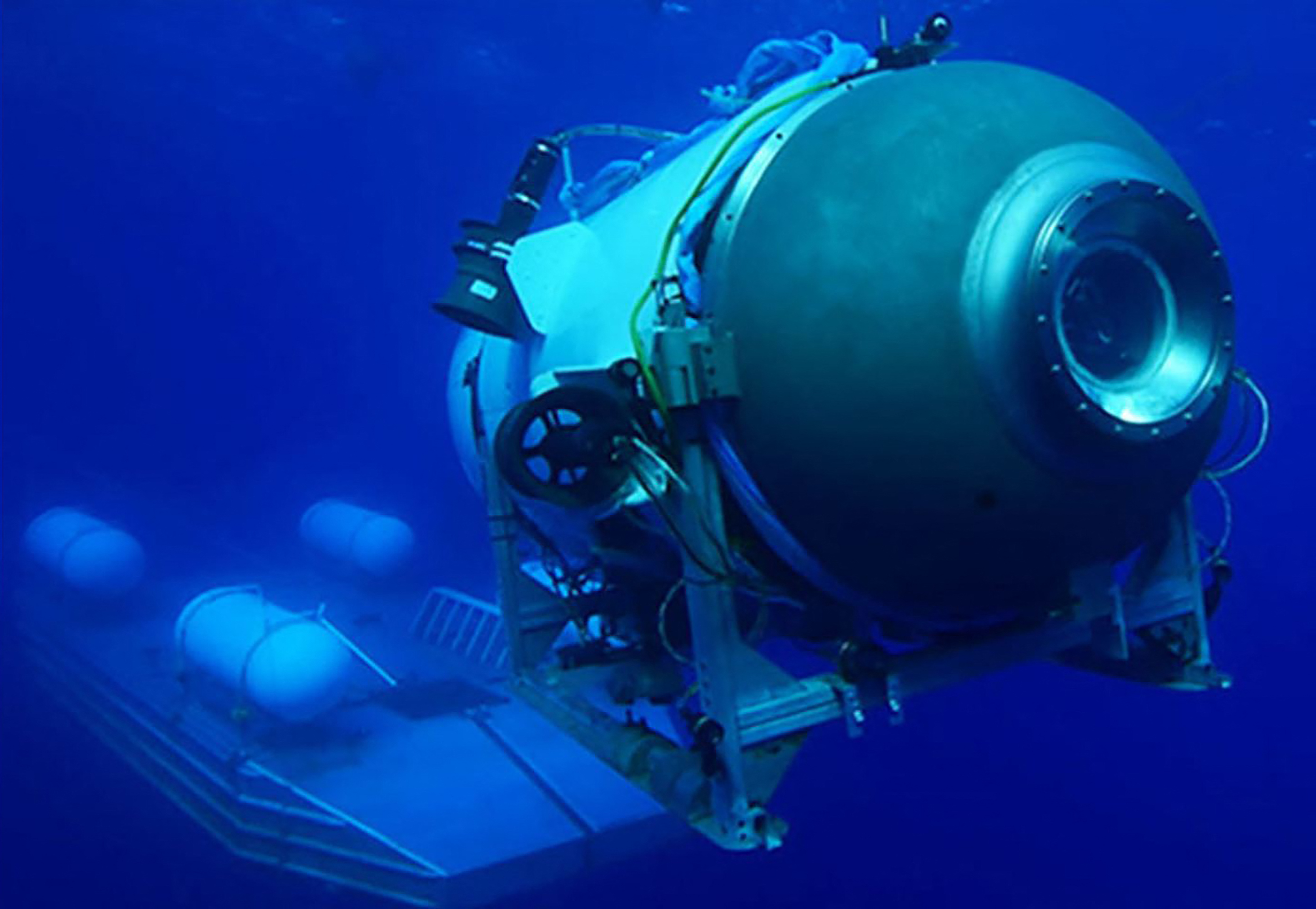 La familia de uno de los fallecidos del accidente con el sumergible Titan exige a la empresa dueña del vehículo marítimo una indemnización de US$50 millones. (Foto Prensa Libre: AFP PHOTO / OceanGate Expeditions) 